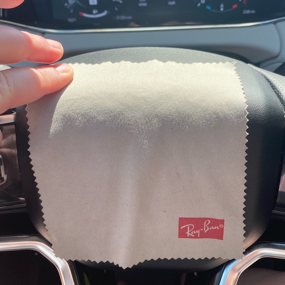 Ray-Ban Polarized Aviator sunglasses - Picture 2 of 5